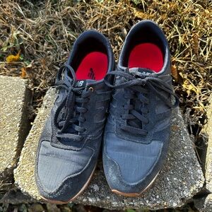 New Balance Jean blue Sneakers with pink Accents